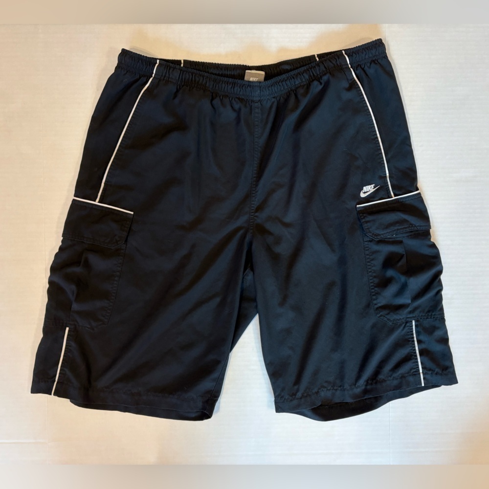 Nike Sportwear black athletic shorts size XXL